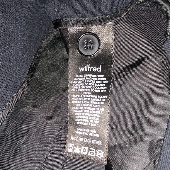 Wilfred solid black shorts - Picture 4 of 4